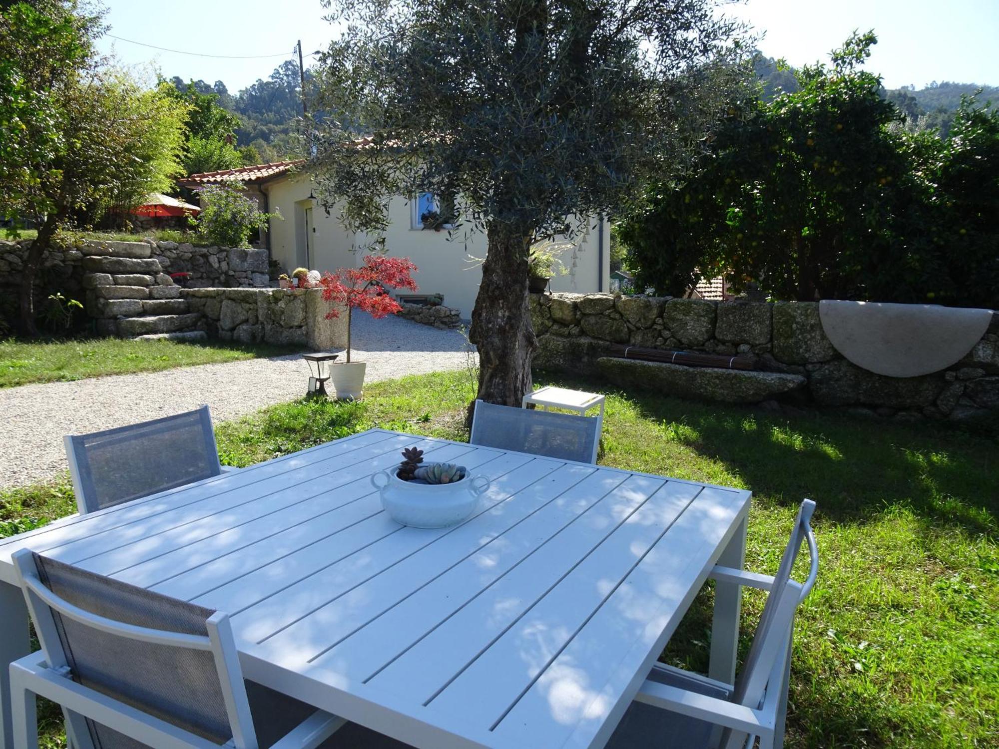 A Casa Com 2 Pereiras Acomodação com café da manhã Terras de Bouro Exterior foto
